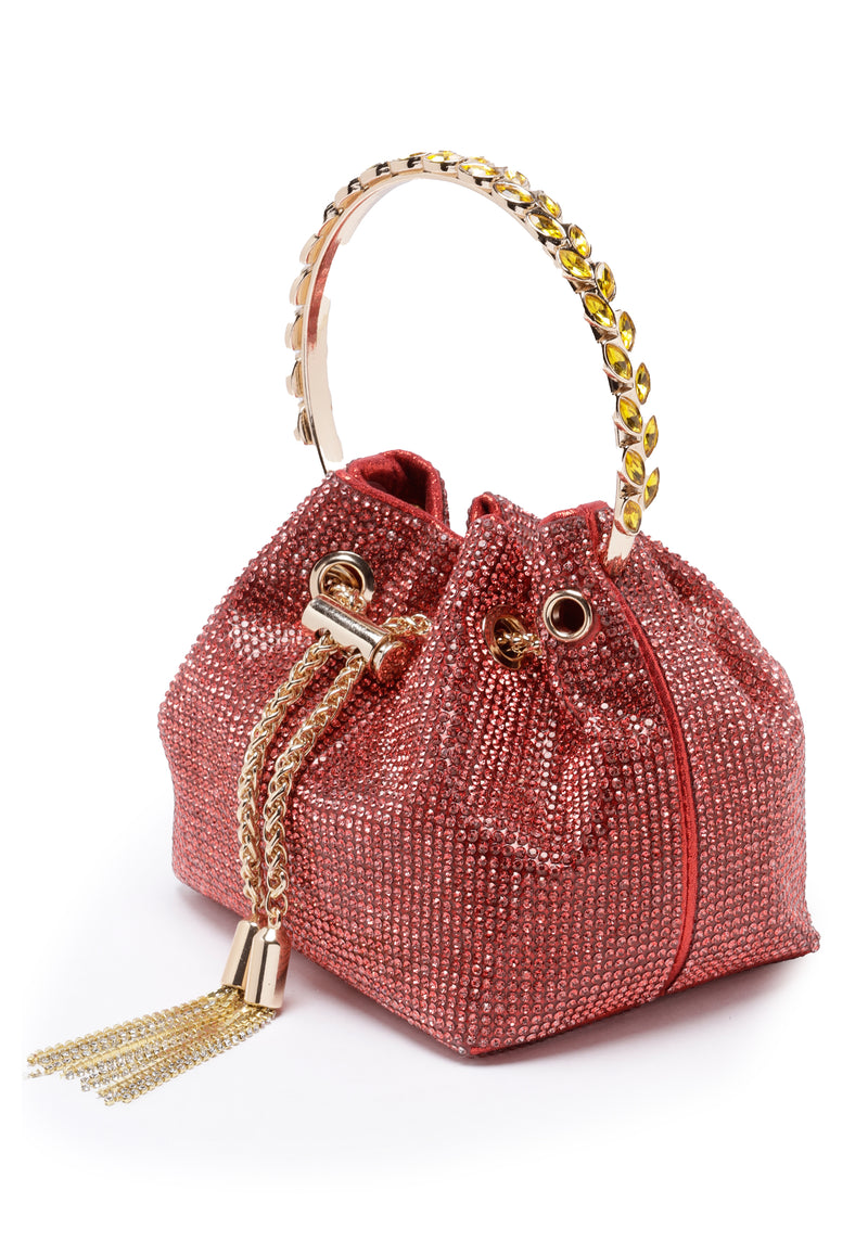 Clutch de hombro con tachuelas de cristal rojo