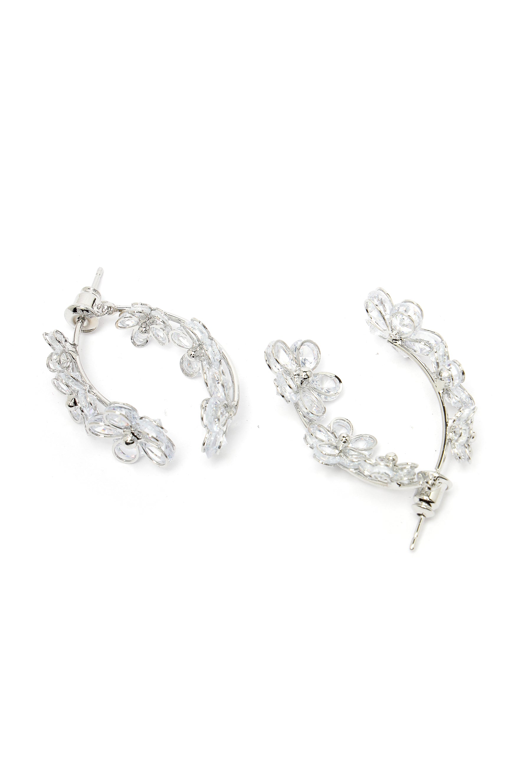 Boucles d'oreilles florales blanches