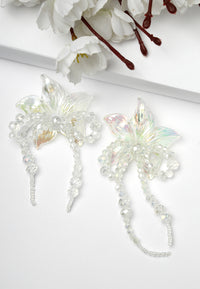 Pendientes colgantes con flores blancas