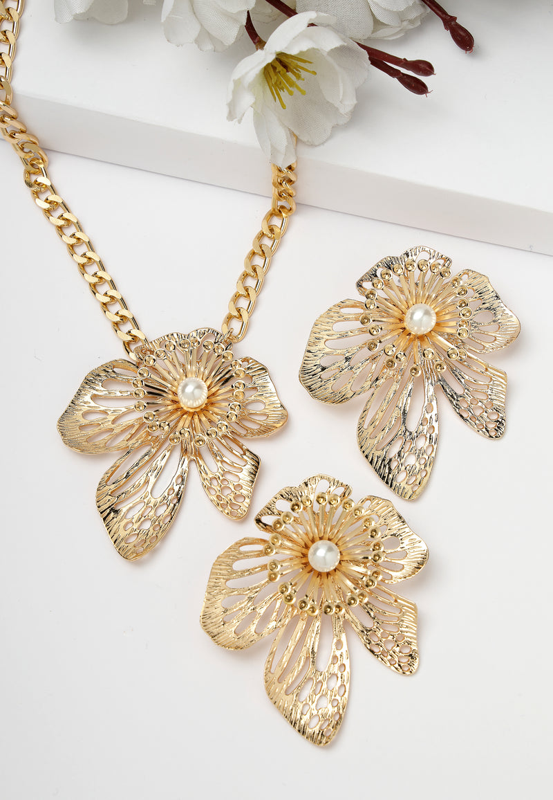 Sparkling Gold-Coloured Flower Pendant And Earrings Set