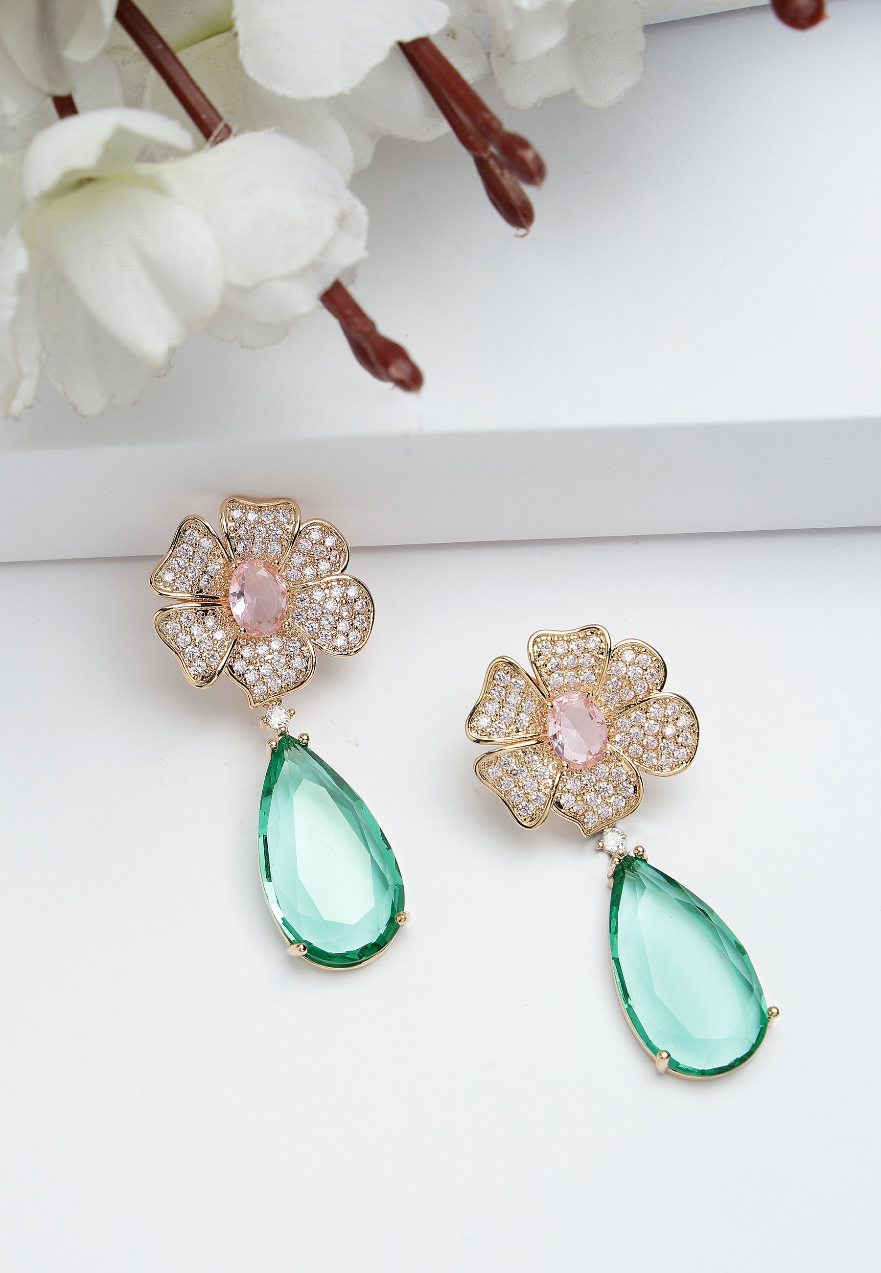 Boucles d'oreilles pendantes florales