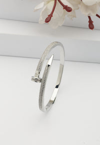 Scherpe Zilveren Glanzende Bangle