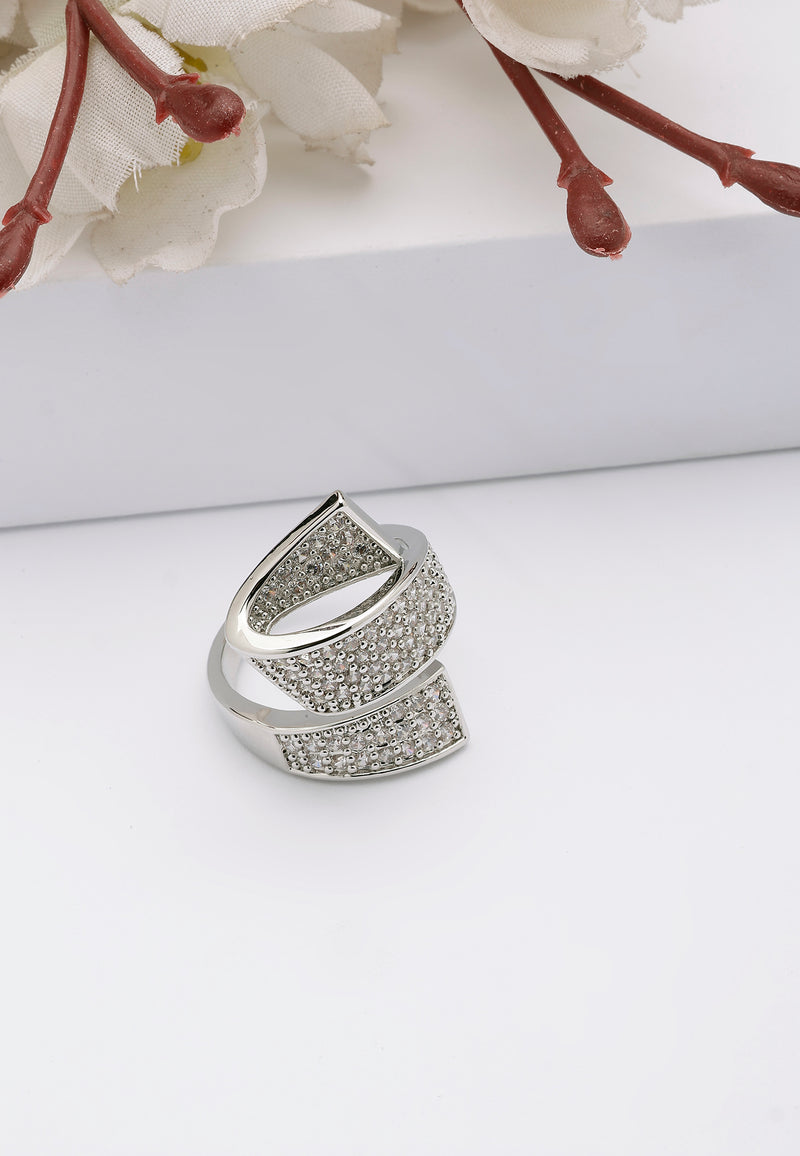 Intertwined Radiance Ring