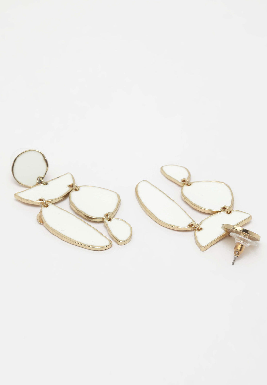Hängende Ohrringe mit geometrischem Stein in Gold und Weiß
