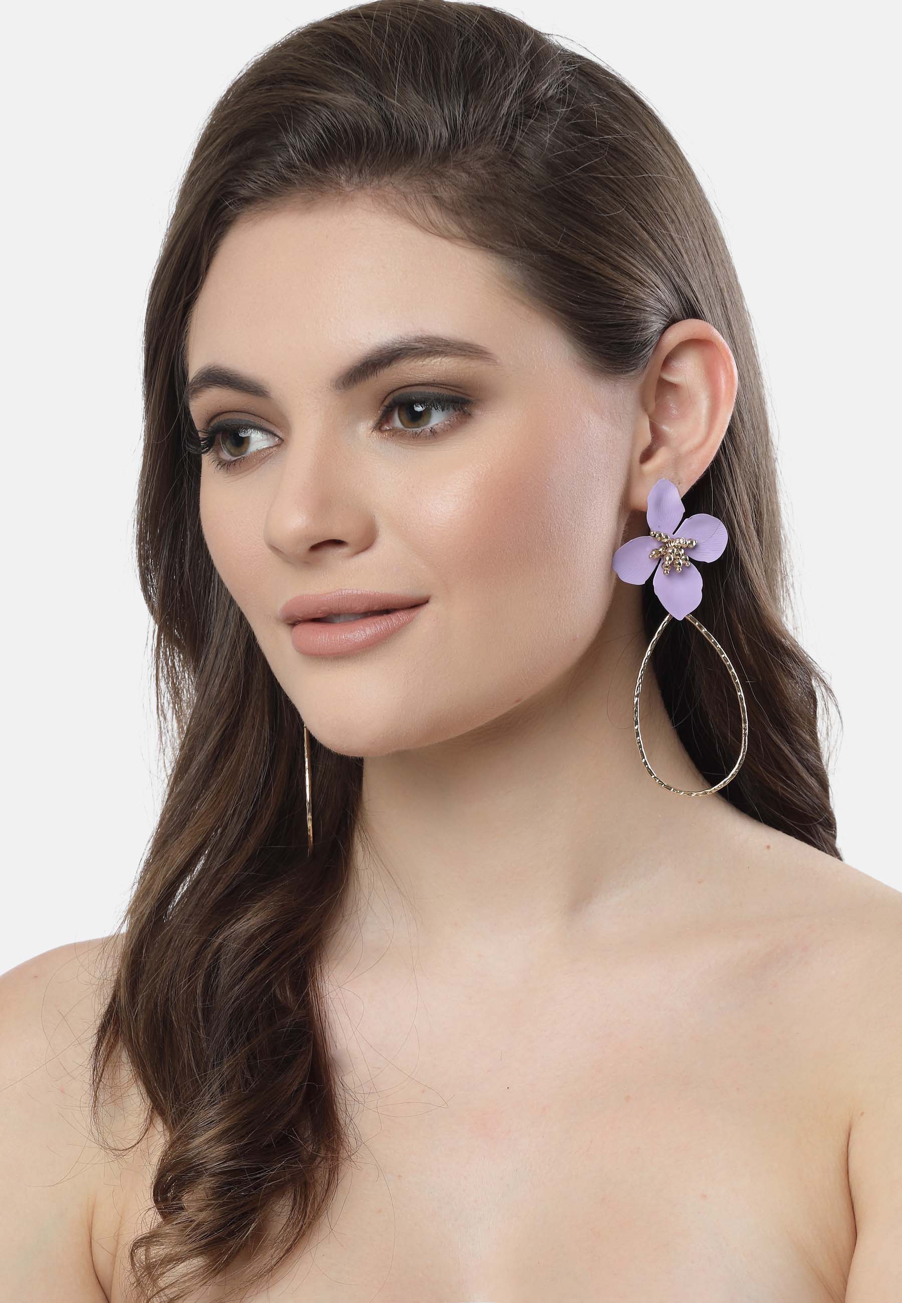 Blommeblomst øreringe i lavendel